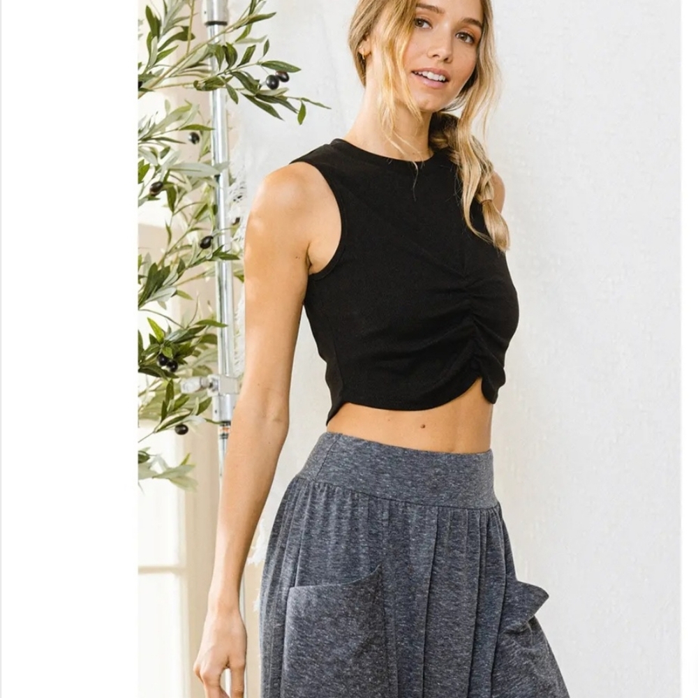 #367 🛑M, L FABULOUS Black Knit Rib Crew Neck Crop Top